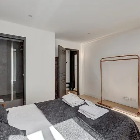 127 Moshe - Superbe A Paris. Apartment *